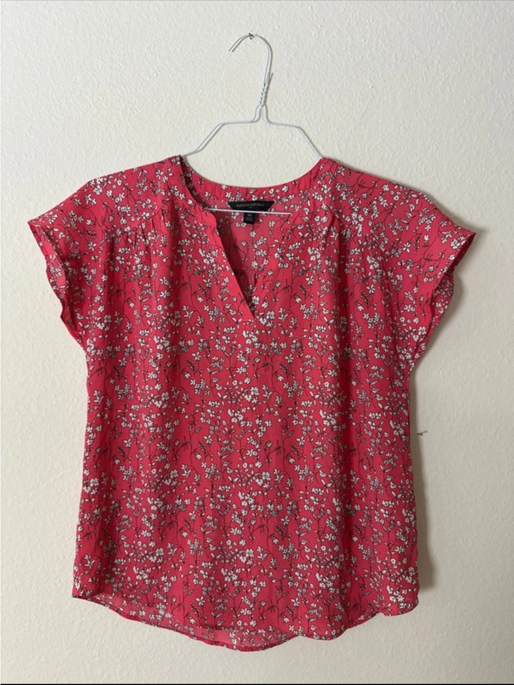 Banana Republic Pink Floral Split-Neck Blouse